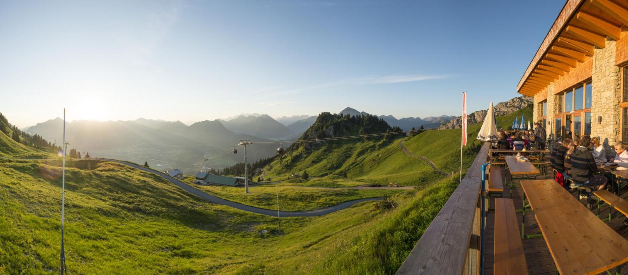 Hotel Krone Tirol รอยท์เทอ ภายนอก รูปภาพ