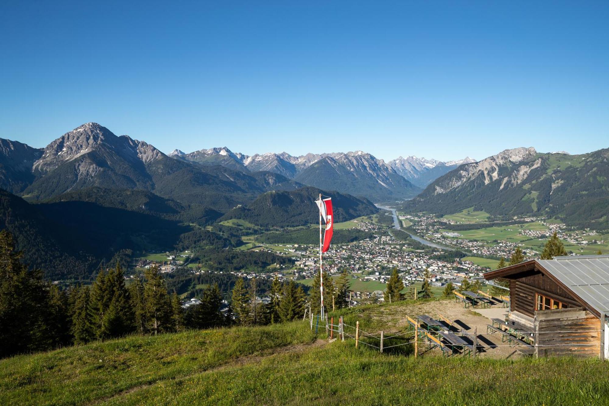 Hotel Krone Tirol รอยท์เทอ ภายนอก รูปภาพ