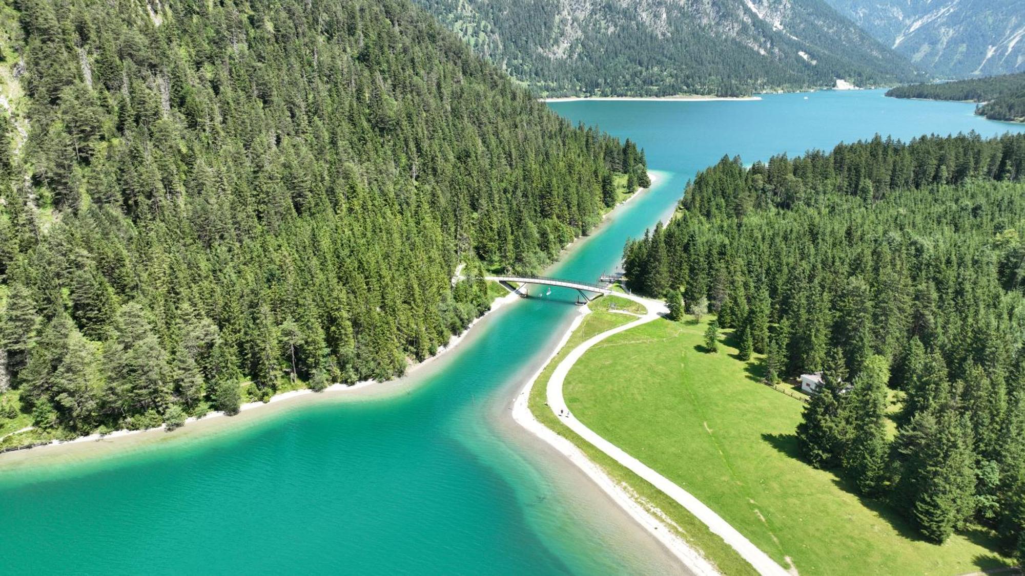 Hotel Krone Tirol รอยท์เทอ ภายนอก รูปภาพ