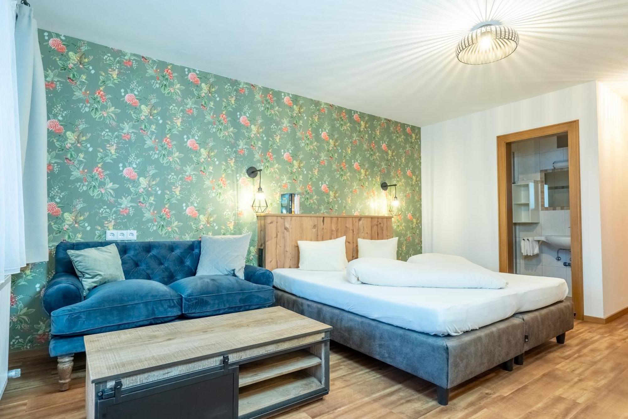 Hotel Krone Tirol รอยท์เทอ ภายนอก รูปภาพ
