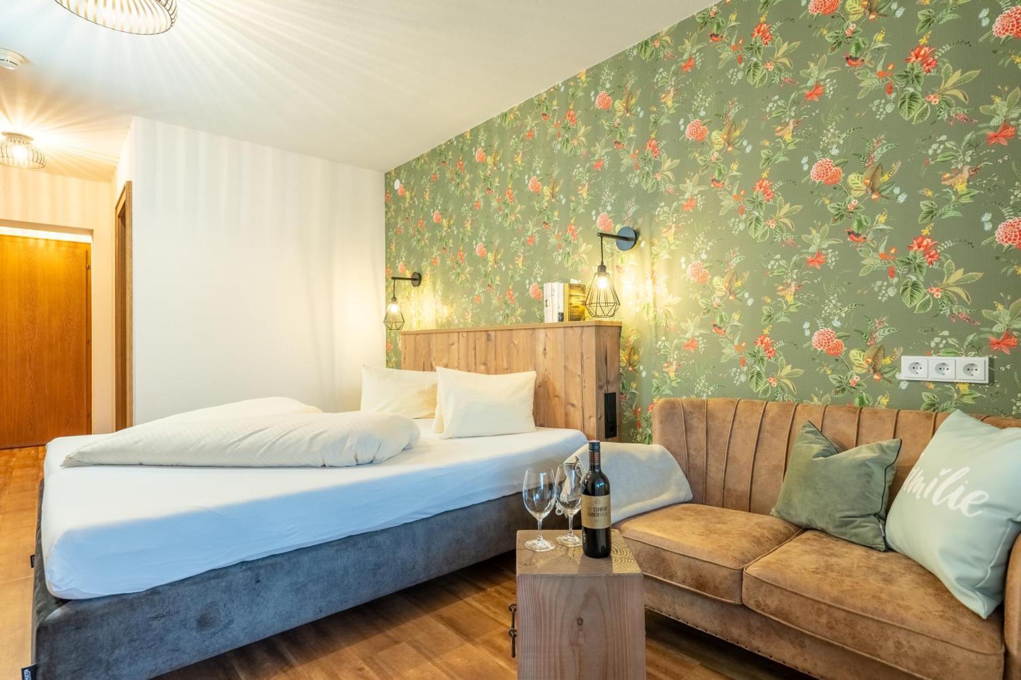 Hotel Krone Tirol รอยท์เทอ ภายนอก รูปภาพ