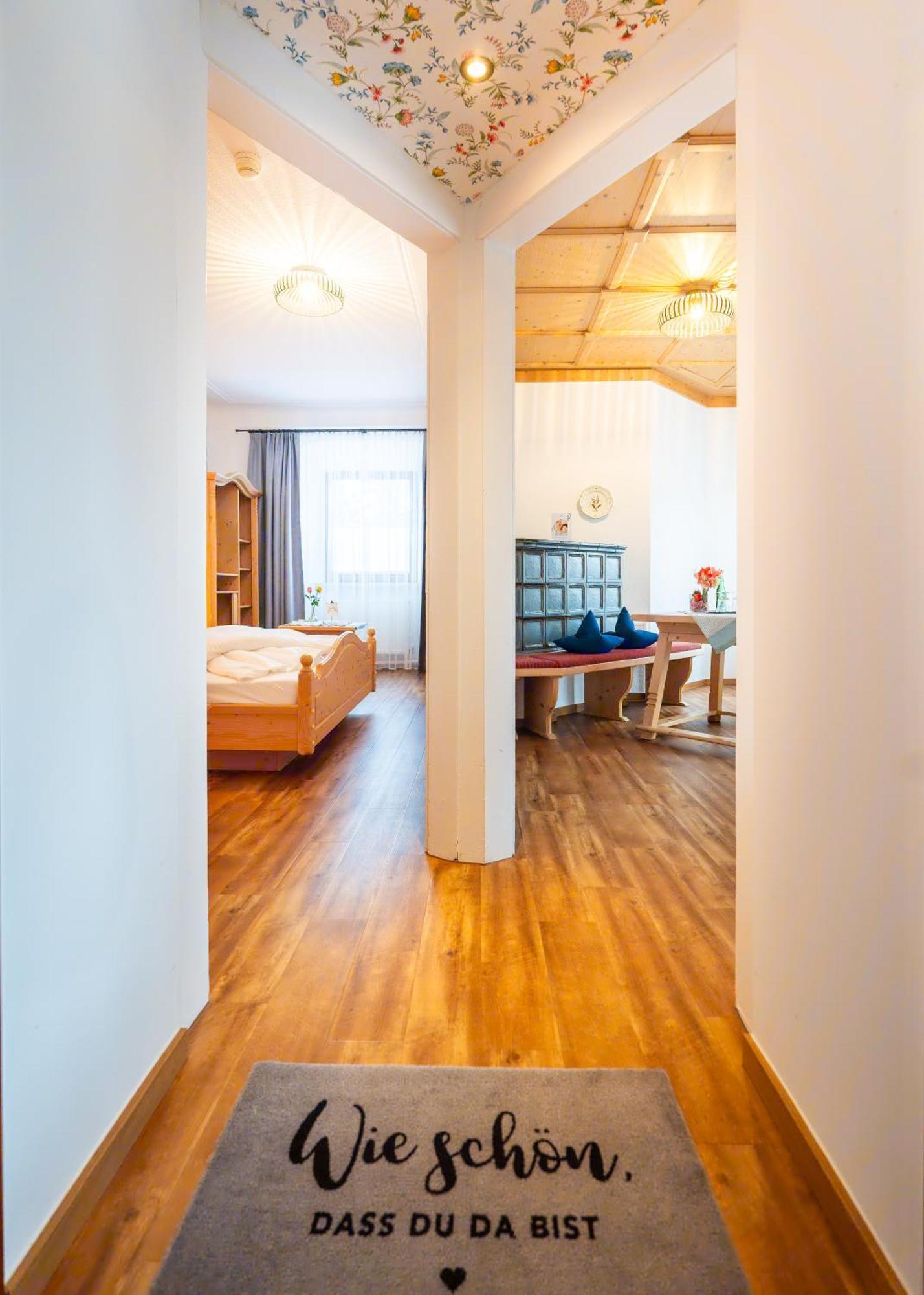 Hotel Krone Tirol รอยท์เทอ ภายนอก รูปภาพ