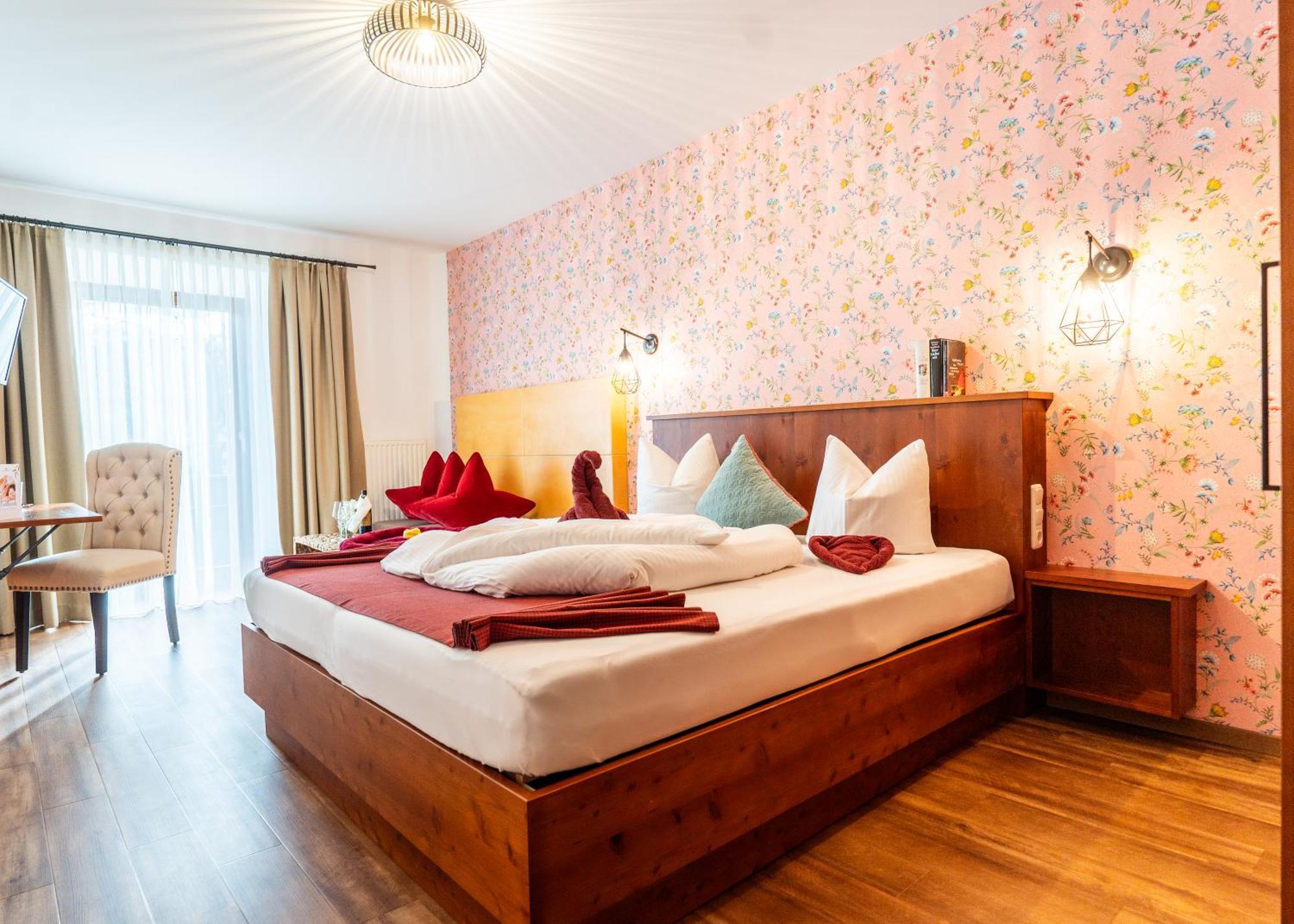 Hotel Krone Tirol รอยท์เทอ ภายนอก รูปภาพ